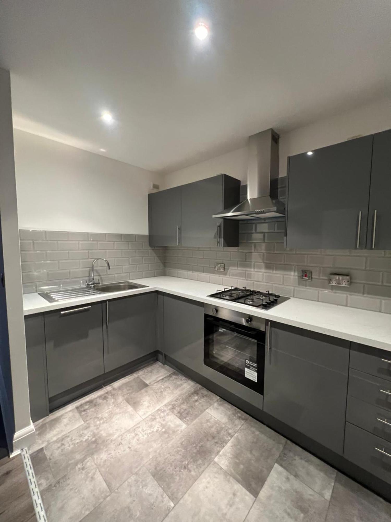 With Shared Kitchen And Living In South East By The Riverside * London