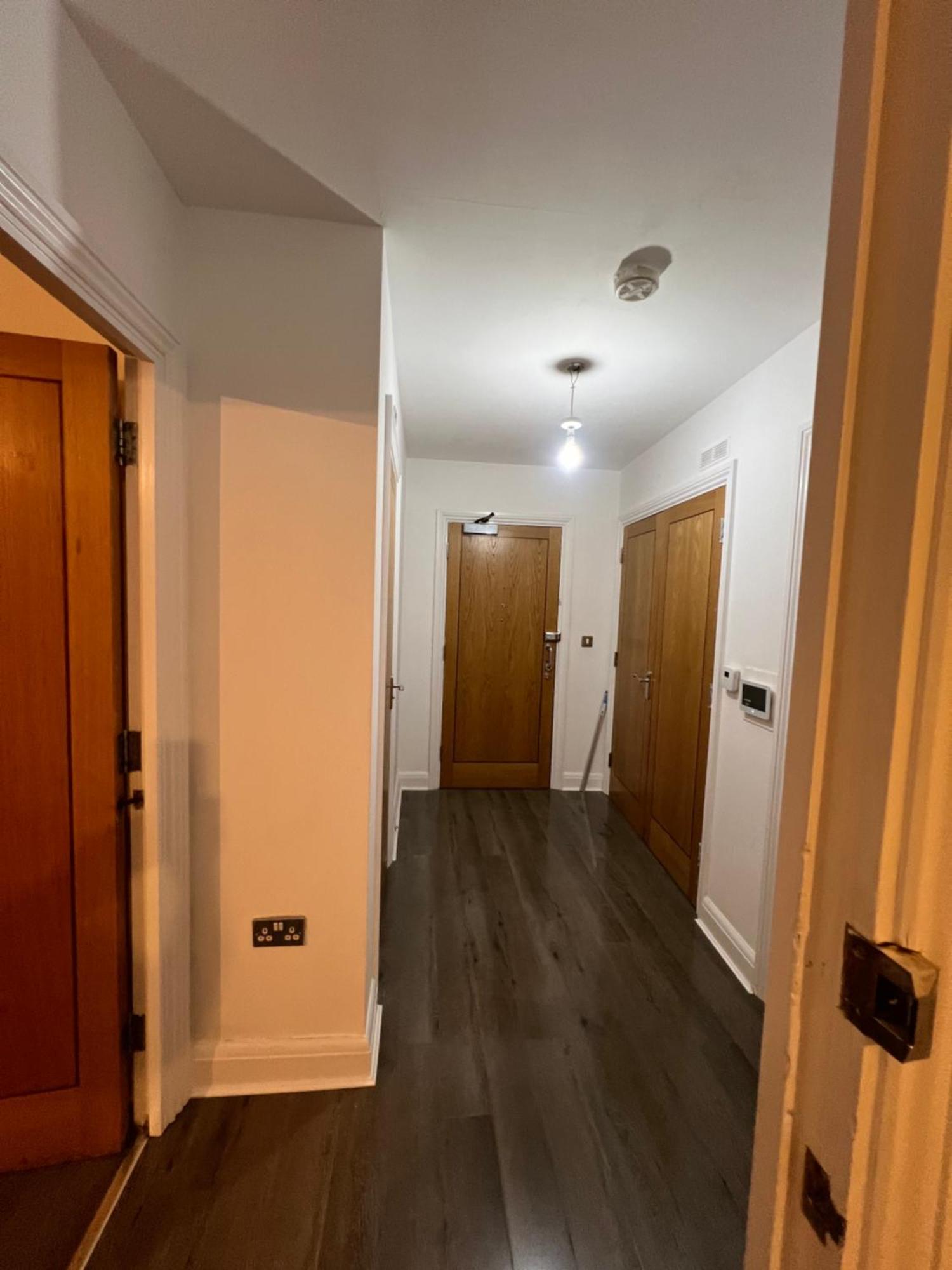 With Shared Kitchen And Living In South East By The Riverside *